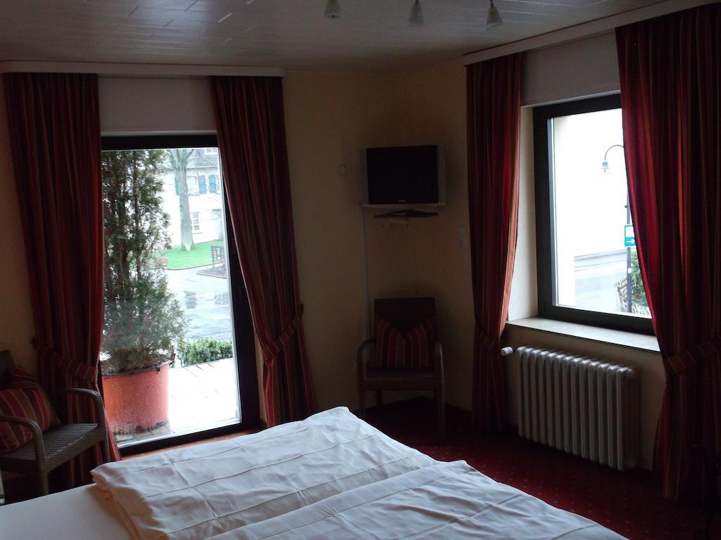 Schweicher Hof Hotel Room photo